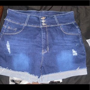 Plus Waisted Ripped Roll Hem Denim Shorts